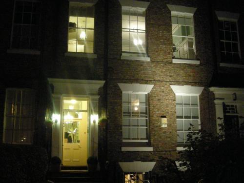 Blossoms York Guesthouse ภายนอก รูปภาพ