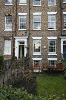 Blossoms York Guesthouse ภายนอก รูปภาพ